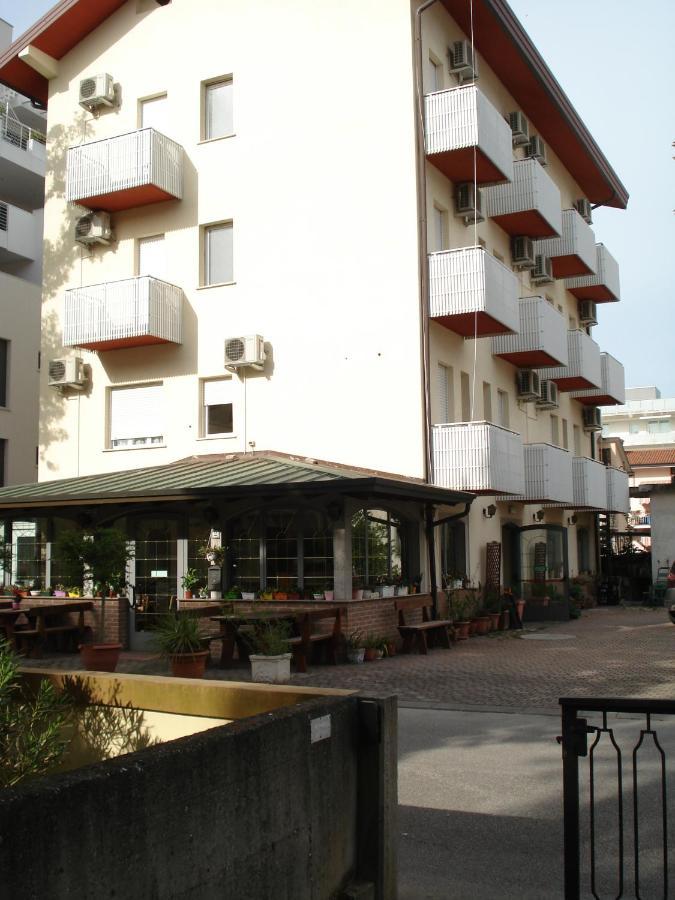 La Quercia Hotel Lignano Sabbiadoro Exterior foto
