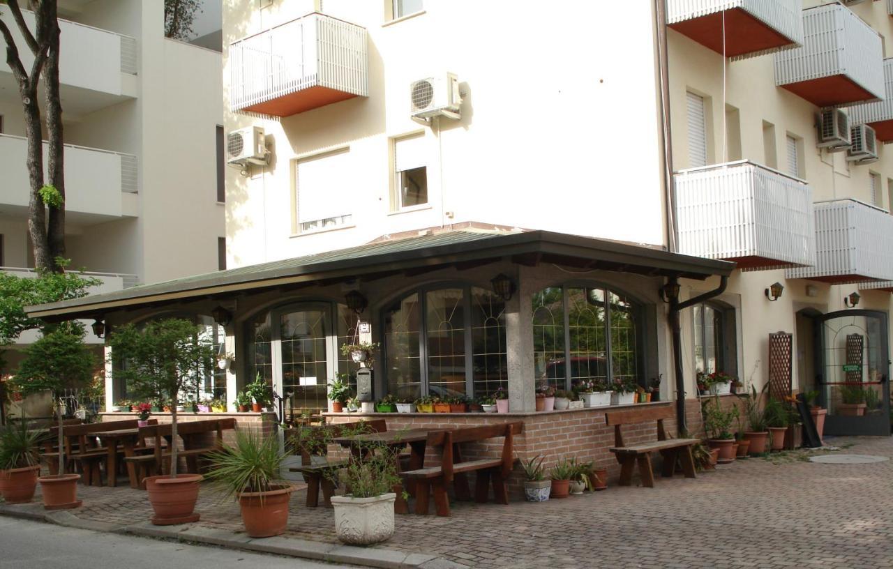 La Quercia Hotel Lignano Sabbiadoro Exterior foto