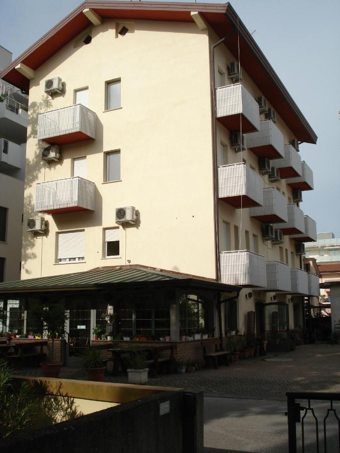 La Quercia Hotel Lignano Sabbiadoro Exterior foto